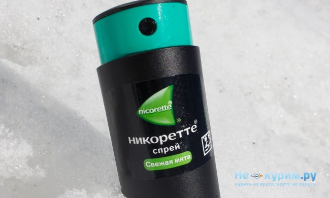 Крупный план Спрей Никоретте Крупный план Спрей Никоретте